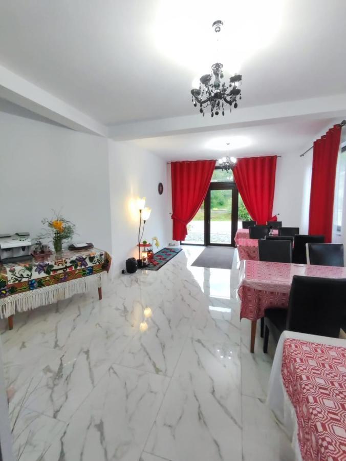 Vila Casa Hatere Moisei Esterno foto